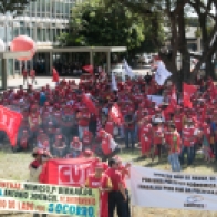protesto-em-frente-ao-ministerio-da-fazenda-contra-o-plano-levy-19-800